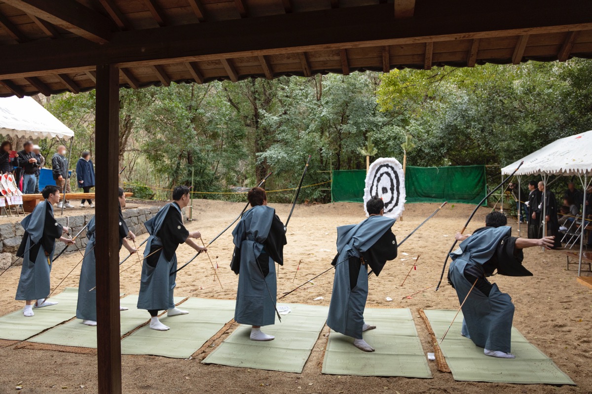 写真07：射手による弓射３