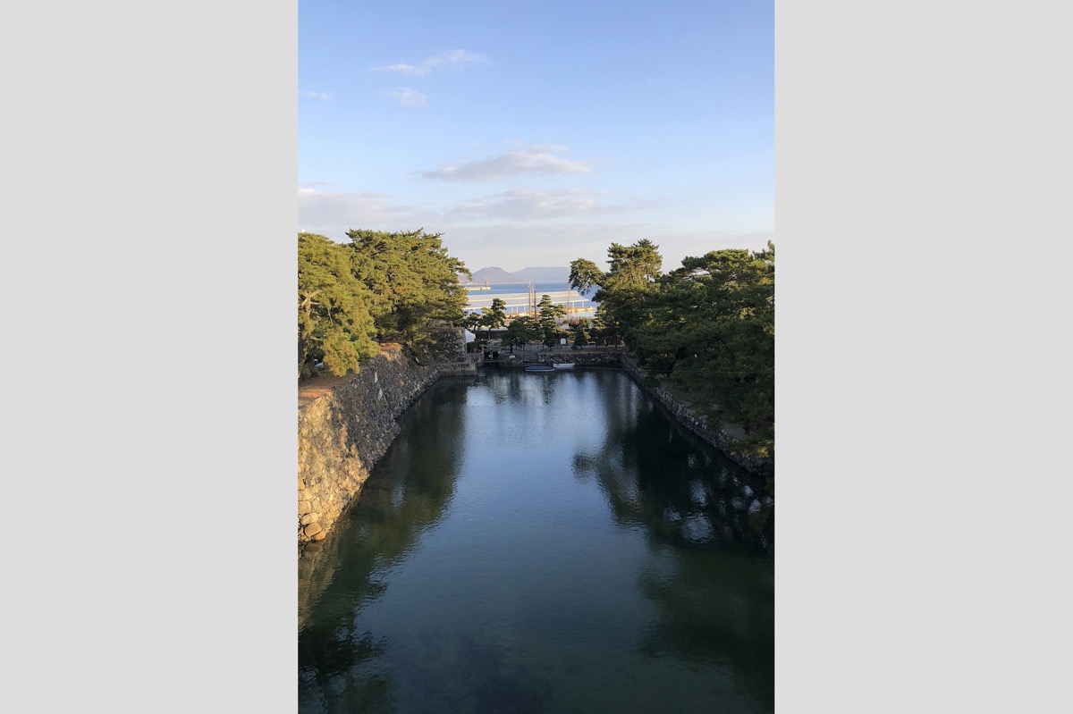 写真10：内堀と海水門（高松市教育委員会提供）